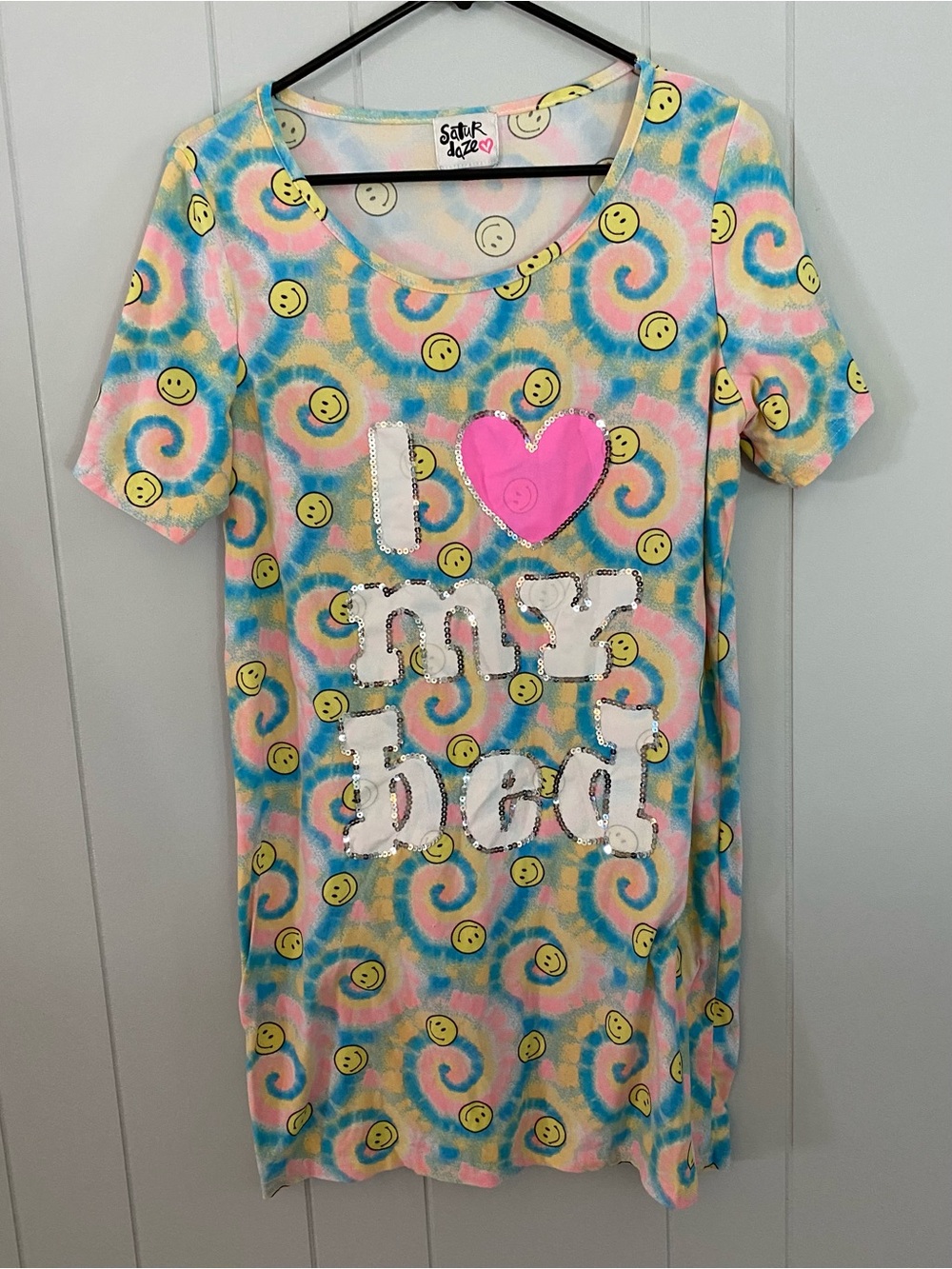 Satnr Daze Pastel Smiley Tie-Dye Tee - Pink Heart Graphic night gown